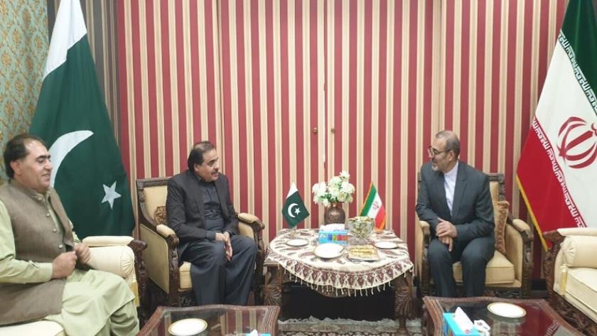 Iranpress: Iran, Pakistan to facilitate bilateral trading cooperation