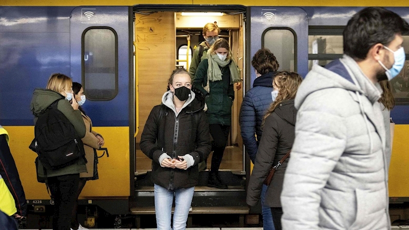 Iranpress: Netherlands reintroduces face masks to curb spike in COVID-19 cases
