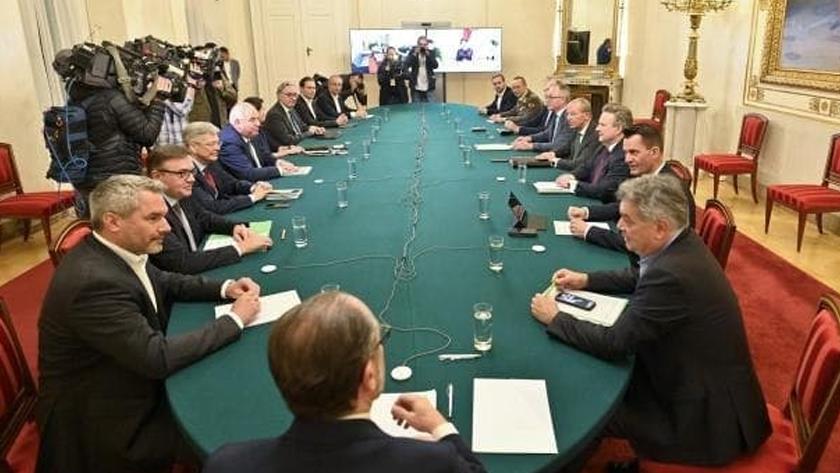 Iranpress: Austria introduces new COVID related restrictions