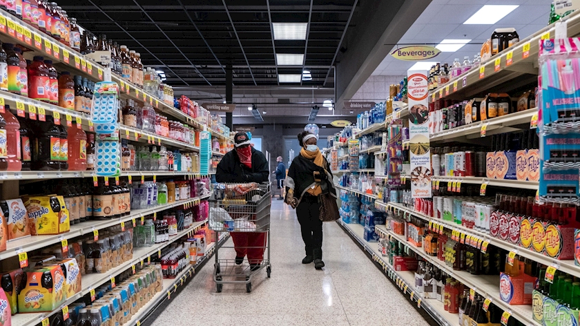 Iranpress: US consumers expect inflation and their finances to worsen