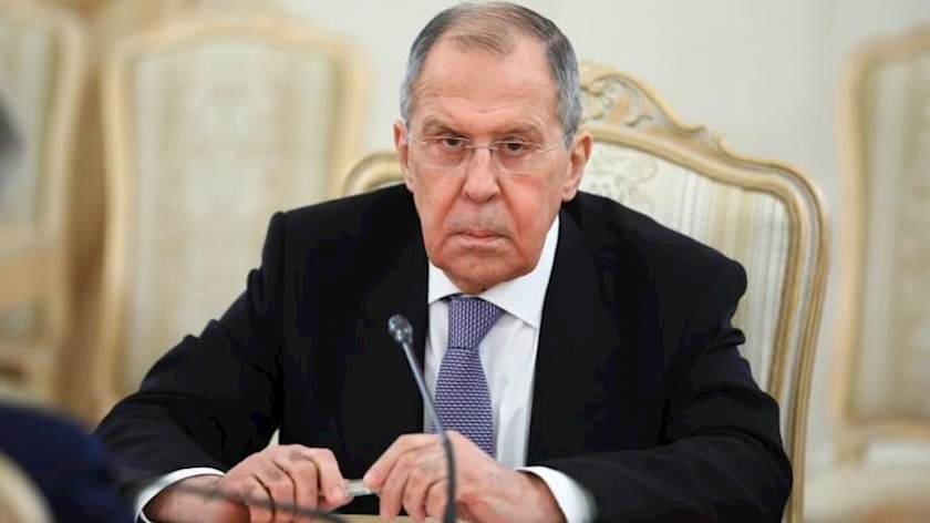 Iranpress: Lavrov insists on lifting US sanction against Iran