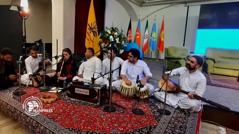 Iranpress: Tehran holds Iqbal of Love international ceremony 