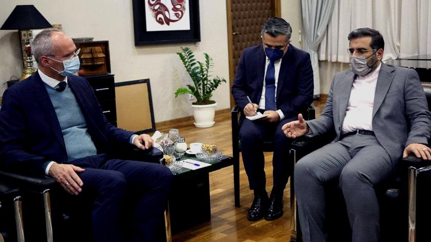 Iranpress: Cultural, artistic ties between Iran and Austria are expanding