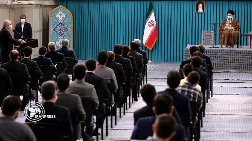 Iranpress: Colonialists seek to divert Iranians from their talent: Leader