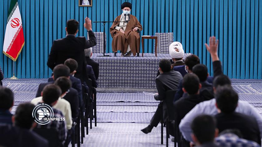 Iranpress: Role of young elites, top geniuses from Leader