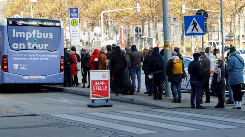 Iranpress: WHO: Another 500,000 people in Europe could die of Covid by March