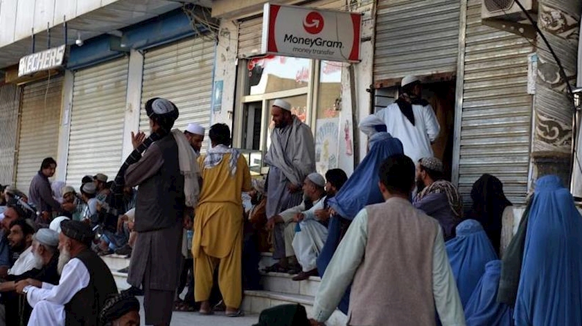Iranpress: Afghanistan banking system on brink of collapse: UN report