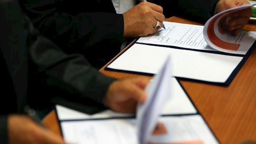 Iranpress: Iran, Turkmenistan, Kazakhstan sign tripartite MoU on railway cooperation
