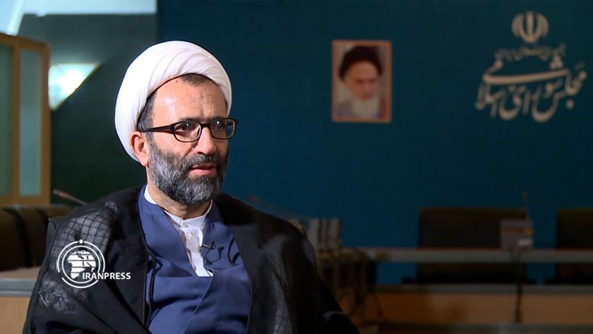 Iranpress: Retaining elites on Parliament