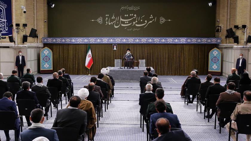 Iranpress: Martyrs, defenders of religious, spiritual, cultural borders: Leader
