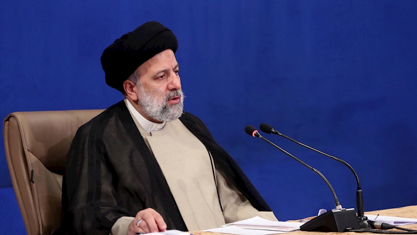 Iranpress: Foreign nationals vaccination continue seriously: Pres Raisi