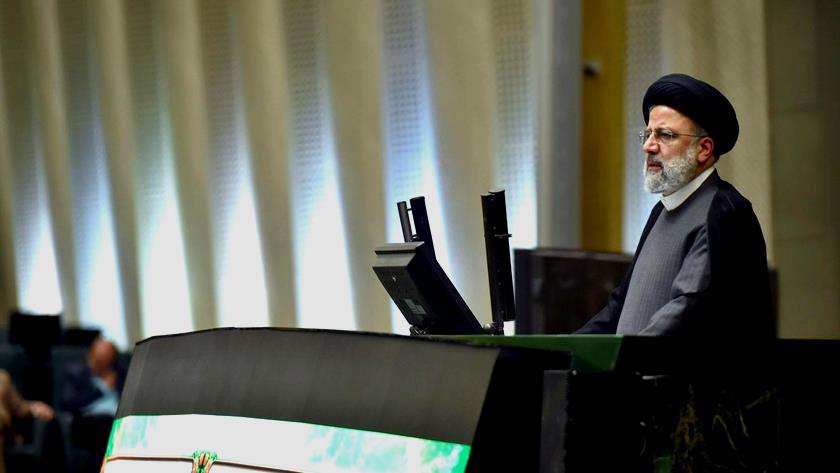 Iranpress: Pres Raisi submits National Budget Bill to Parliament