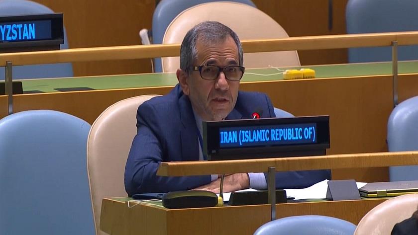 Iranpress: Iran victim of cyber-attacks: Takht-e Ravanchi