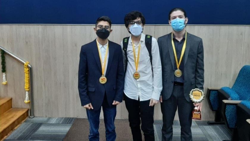 Iranpress: Iranian students win first place in Indian Int