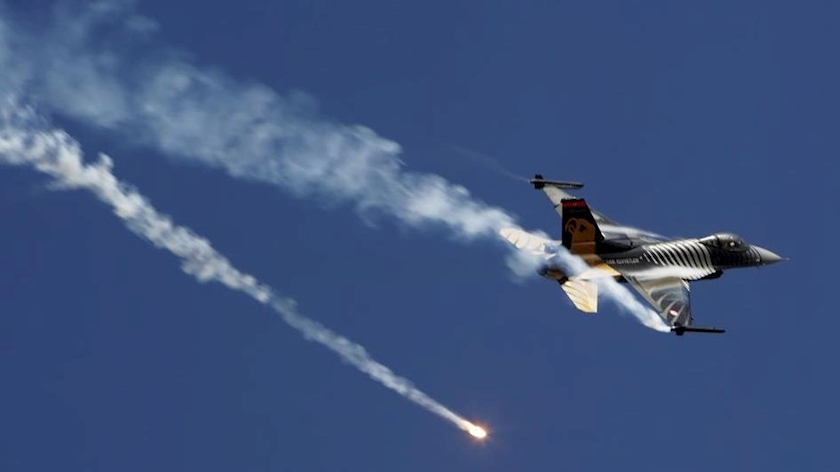 Iranpress: Turkey jets bomb PKK sites northern Iraq