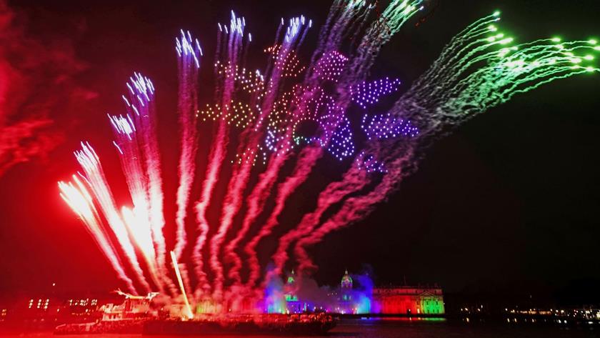Iranpress: People around world celebrate New Year’s Eve 2022