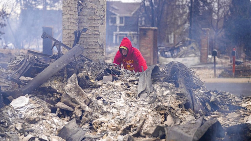 Iranpress: 3 people missing and nearly 1K homes destroyed in Colorado wildfire