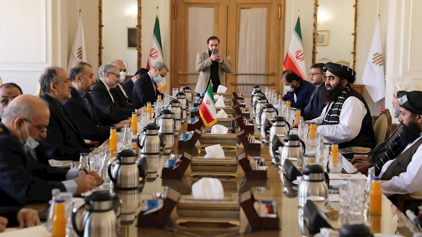 Iranpress: US is trying to separate Afghanistan from neighbors: Iran FM