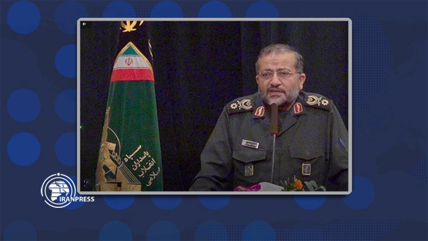 Iranpress: Programs to explain sacred defence school should be implemented