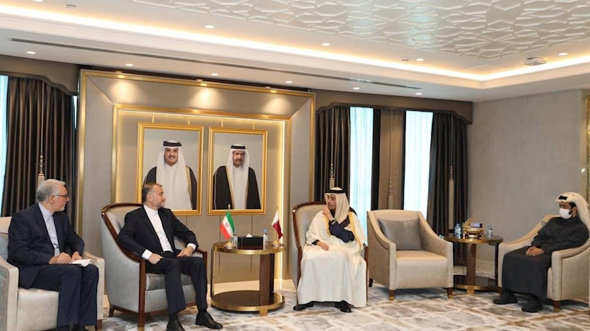 Iranpress: Iran, Qatar talks kick off in Doha after FM meets Emir
