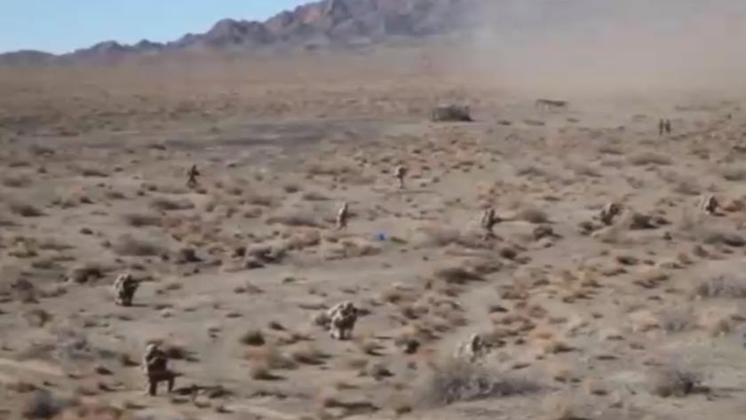 Iranpress: Mohammad Rasoolullah (PBUH) military drill held in South Eastern Iran