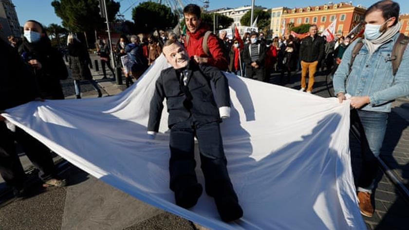 Iranpress: French teachers strike over COVID-19 rules for schools