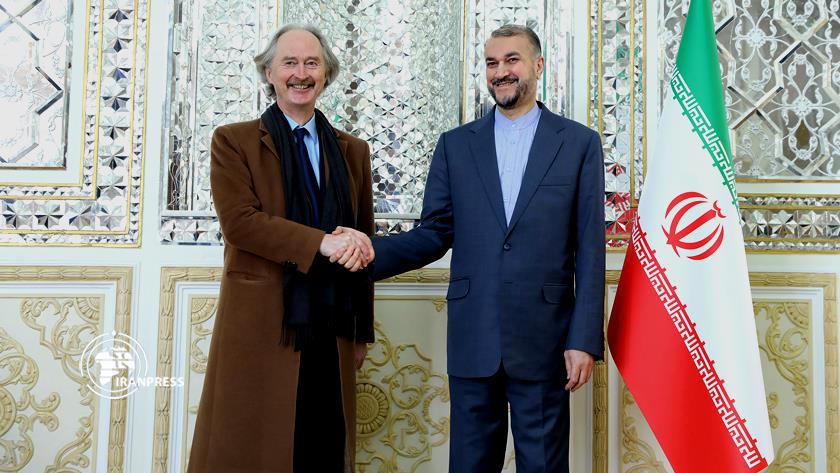 Iranpress: UN Syria envoy discuss latest development with Iran