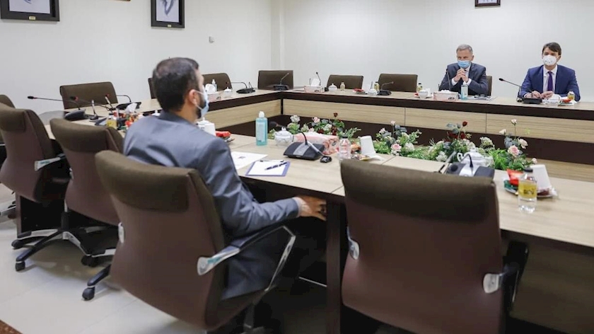 Iranpress: Gharibabadi follows rights of Iranians in meeting with European envoys