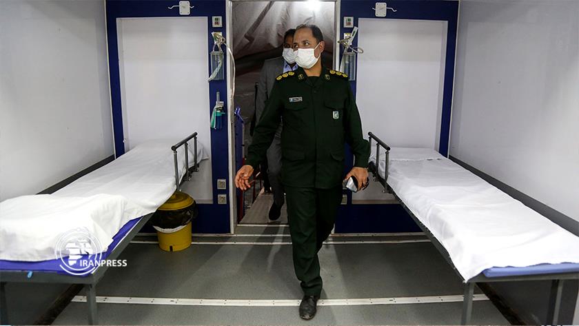 Iranpress: IRGC provides medical assistance to flood victims in Kerman 