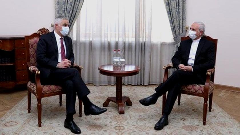Iranpress: Iran, Armenia pursue removal of blockade on transportation routes