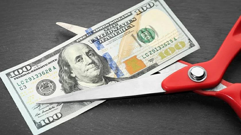 Iranpress: US dollar to be removed from Iran-Russia trades
