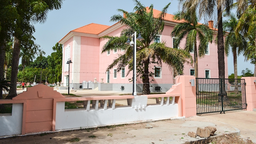 Iranpress: Reports: Heavy gunfire heard near presidential palace in Guinea-Bissau