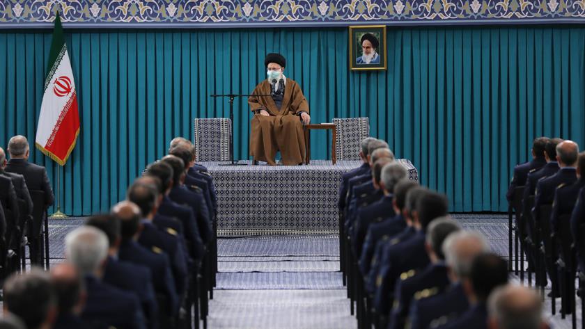 Iranpress: Leader: US presidents have joined hands to ruin whatever left of US reputation