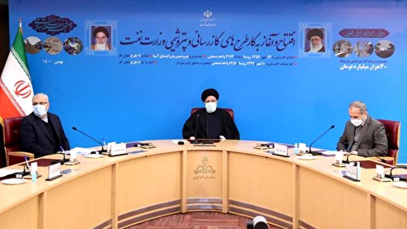 Iranpress: Iran can achieve superior status in energy at global level: Raisi