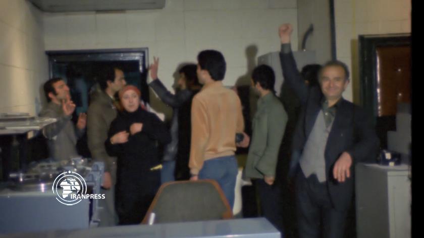 Iranpress: New Iran Press footage brings you back to days of Islamic Revolution victory 