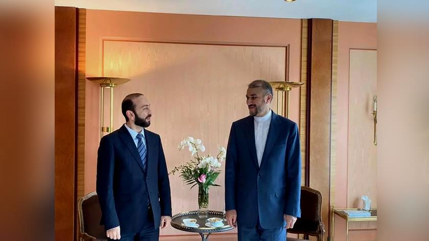 Iranpress: Opening Tehran-Yerevan transit route maintains neighborly relations