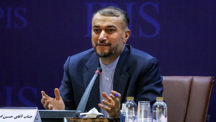 Iranpress: Persian Gulf, West Asia security bound to EU