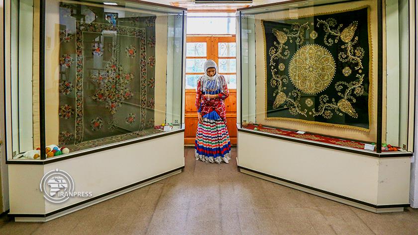 Iranpress: Rashti Duzi of Gilan; Beautiful and glorious handicrafts
