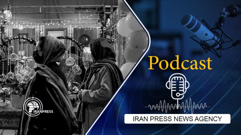 Iranpress: Podcast: Iranian women showcase their Haftsin art in Shiraz