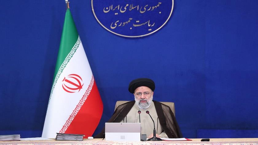 Iranpress: Raisi: Successful launching of Noor Satellite sign of national might