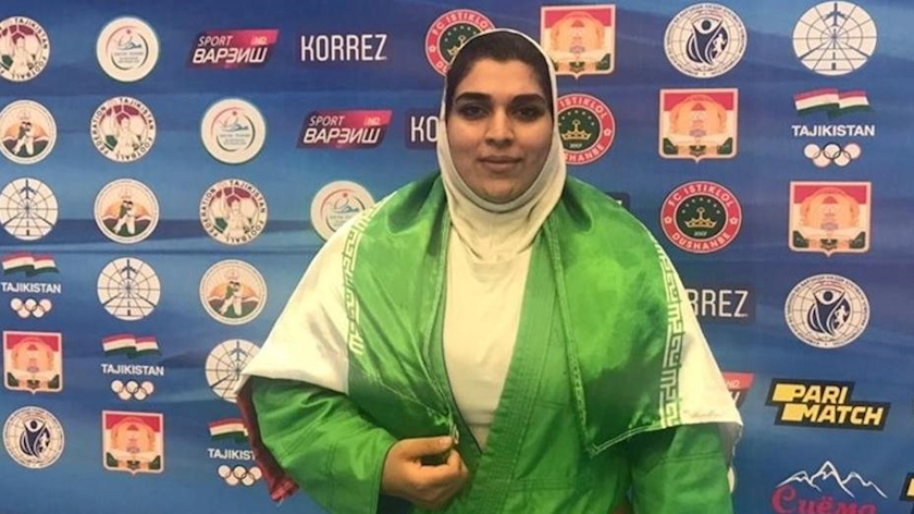 Iranpress: Iranian female athlete snatchs Gold of Kurash in heavy category