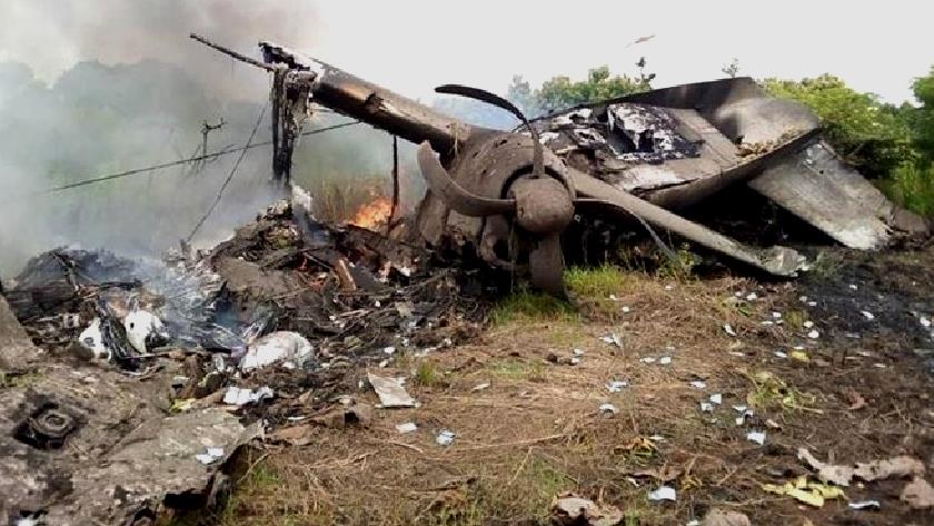 Iranpress:  China Eastern Airlines Boeing with 132 on board crashes in China