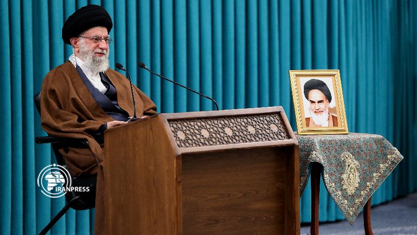Iranpress: Leader: World witnessed West’s racism in case of Ukraine