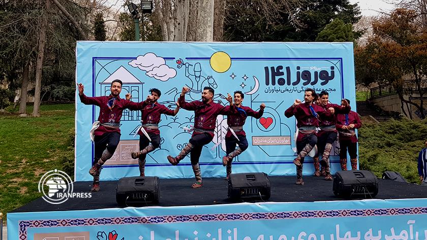 Iranpress: Niavaran Palace host Great Festival of Iranians