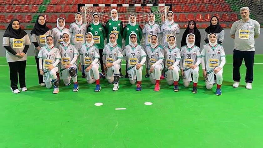 Iranpress: Iranian girls Handball team qualifies for world championships