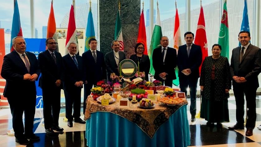 Iranpress: Iran invites world to learn peace from Nowruz