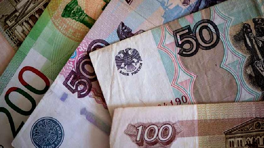 Iranpress: Gas price in Europe exceeds $1,350 as Russia sets payment for gas in rubles