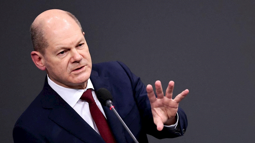 Iranpress: German Chancellor rejects calls to ban Russian oil and gas