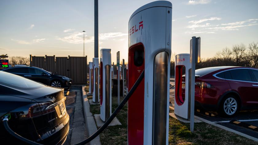 Iranpress: Electric cars hard to find in US as gas prices skyrockets