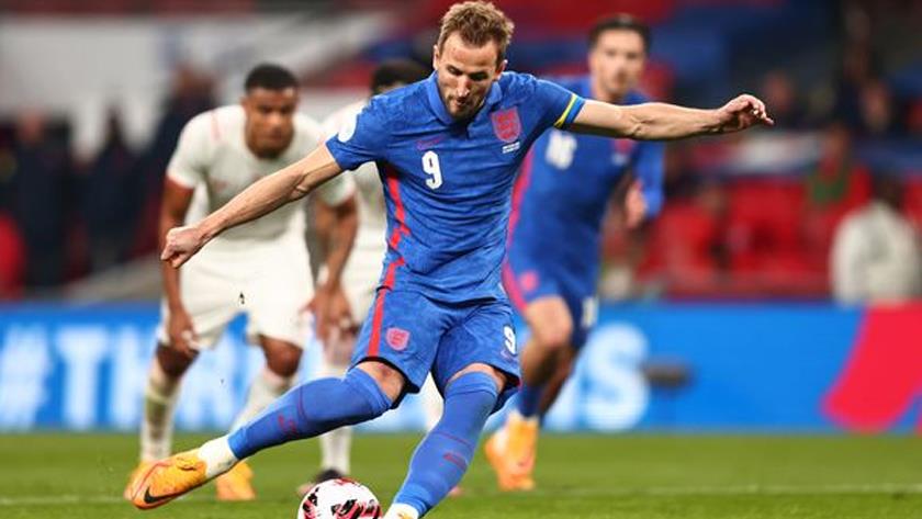 Iranpress: Kane levels Sir Bobby Charlton’s record